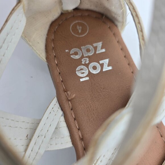 Zoe & Zac White Strapped Flat Sandals With Back Zipper Size 4 - Picture 8 of 8